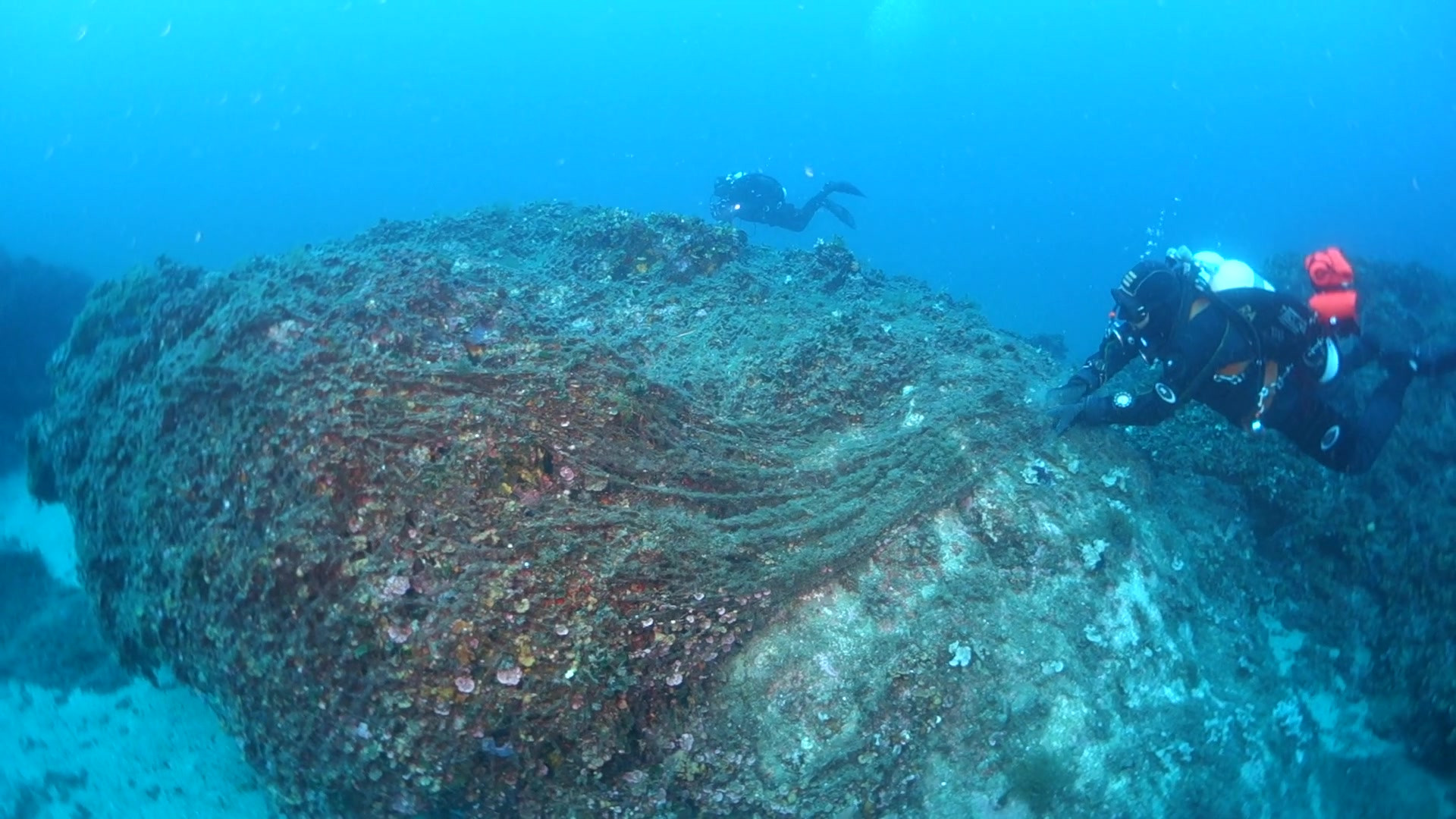 Redes de pesca y desechos marinos extraídos por Ghost Diving Spain