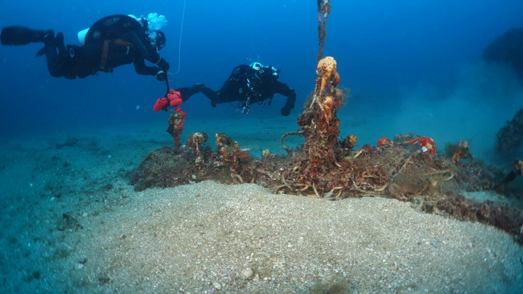 Redes de pesca y desechos marinos extraídos por Ghost Diving Spain