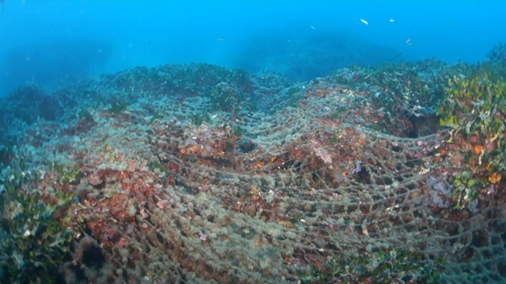 Redes de pesca y desechos marinos extraídos por Ghost Diving Spain